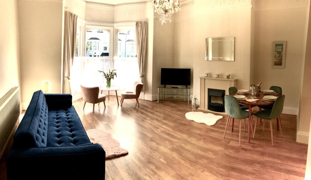 Mostyn Villa Free Private Parking Лландидно Екстер'єр фото