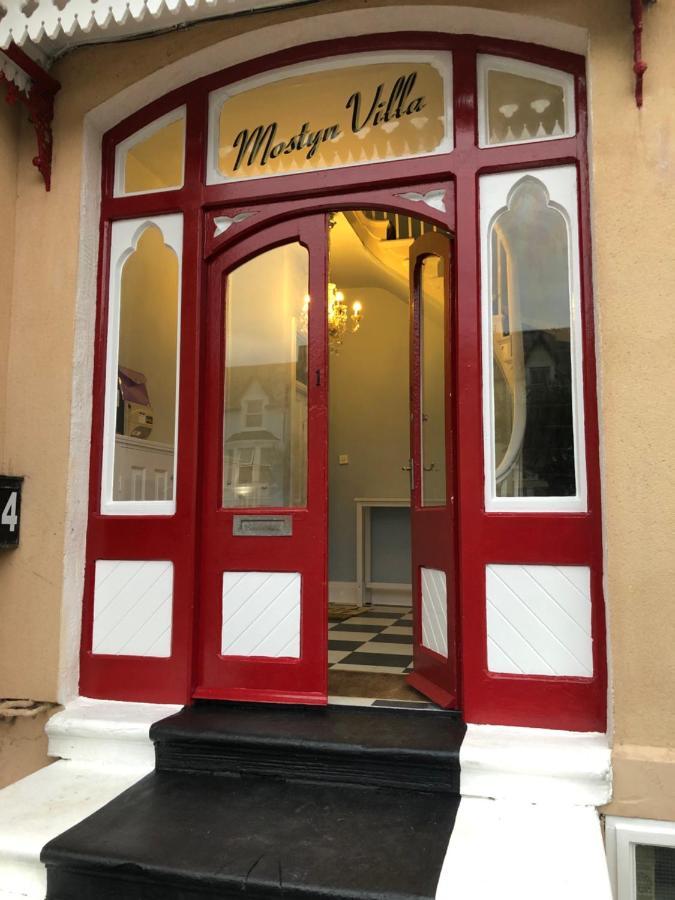 Mostyn Villa Free Private Parking Лландидно Екстер'єр фото